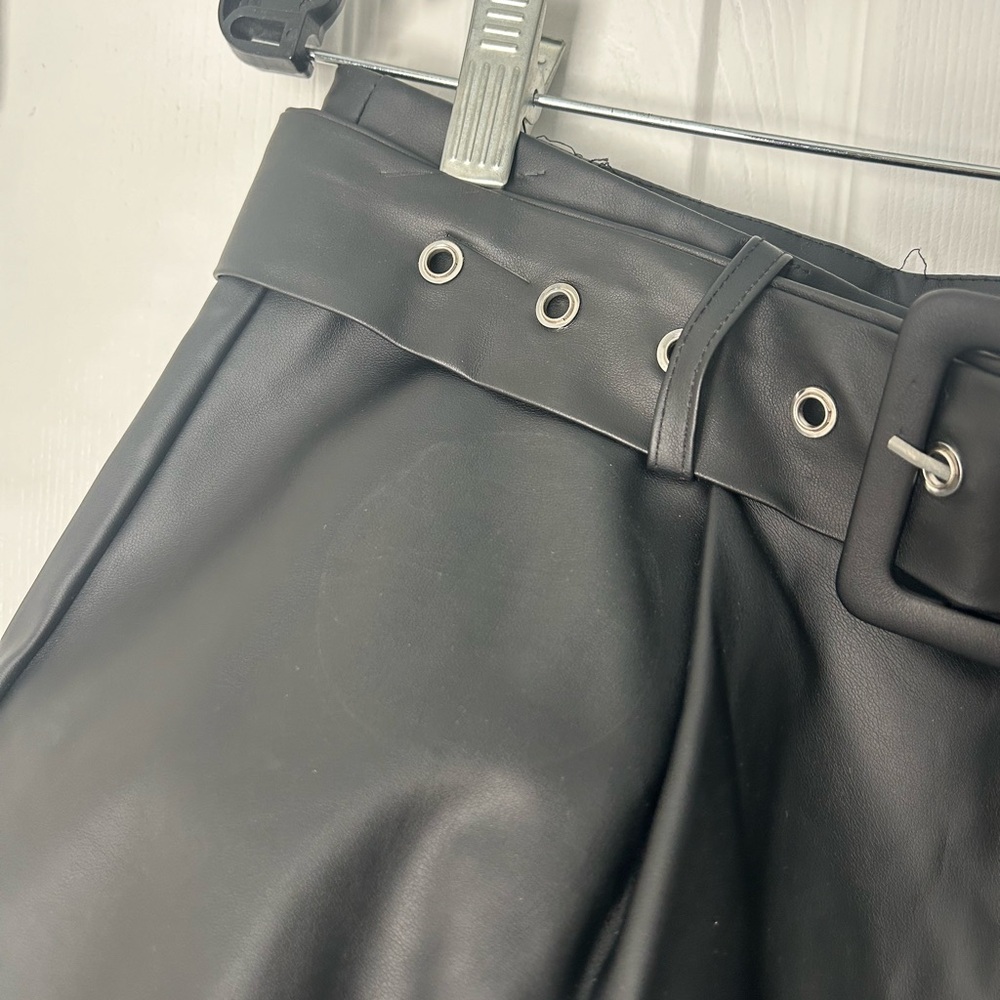 SHEIN Black High Waist Belted Shorts - Picture 3 of 6
